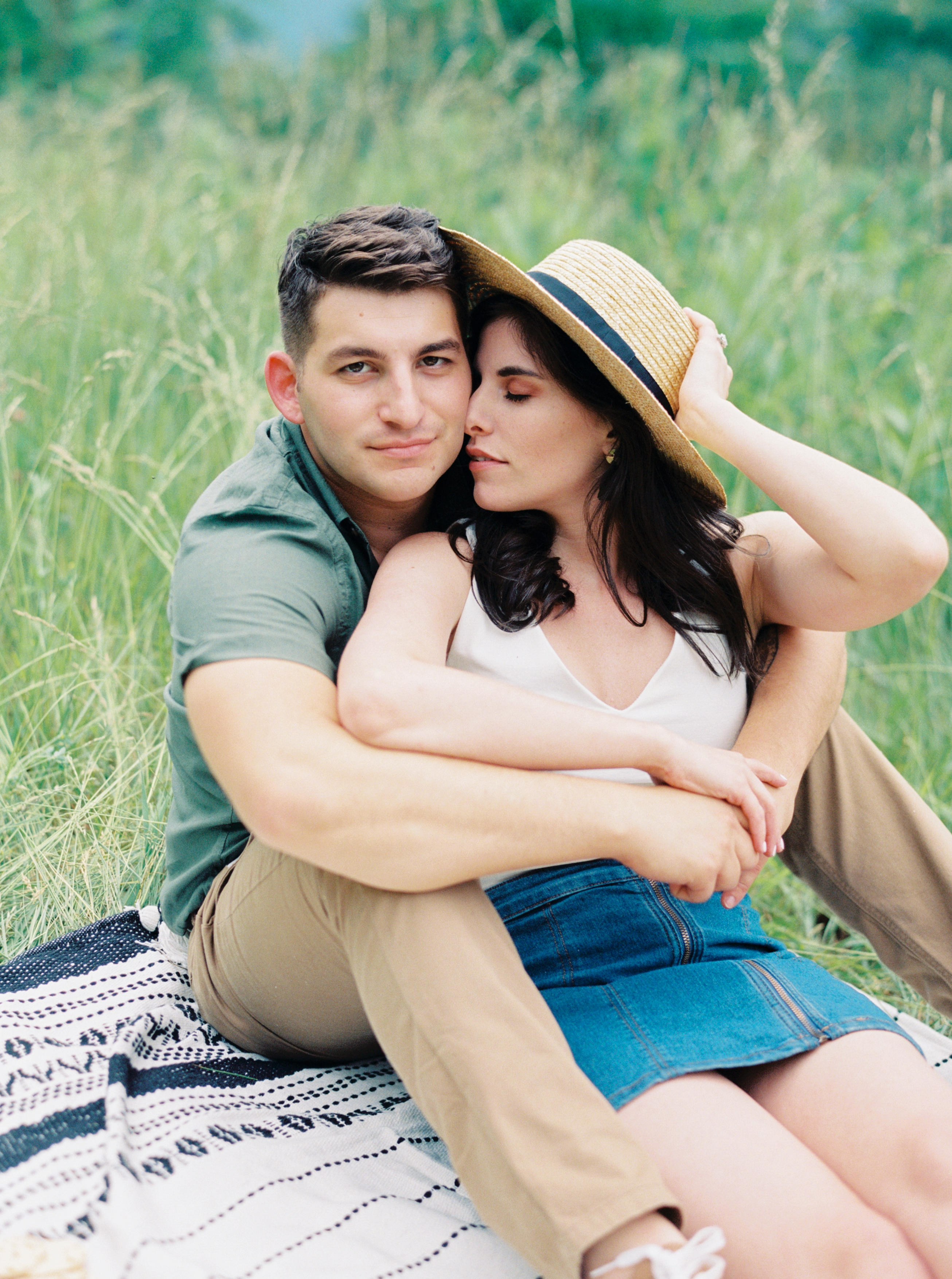 Virginia mountain engagement session picnic