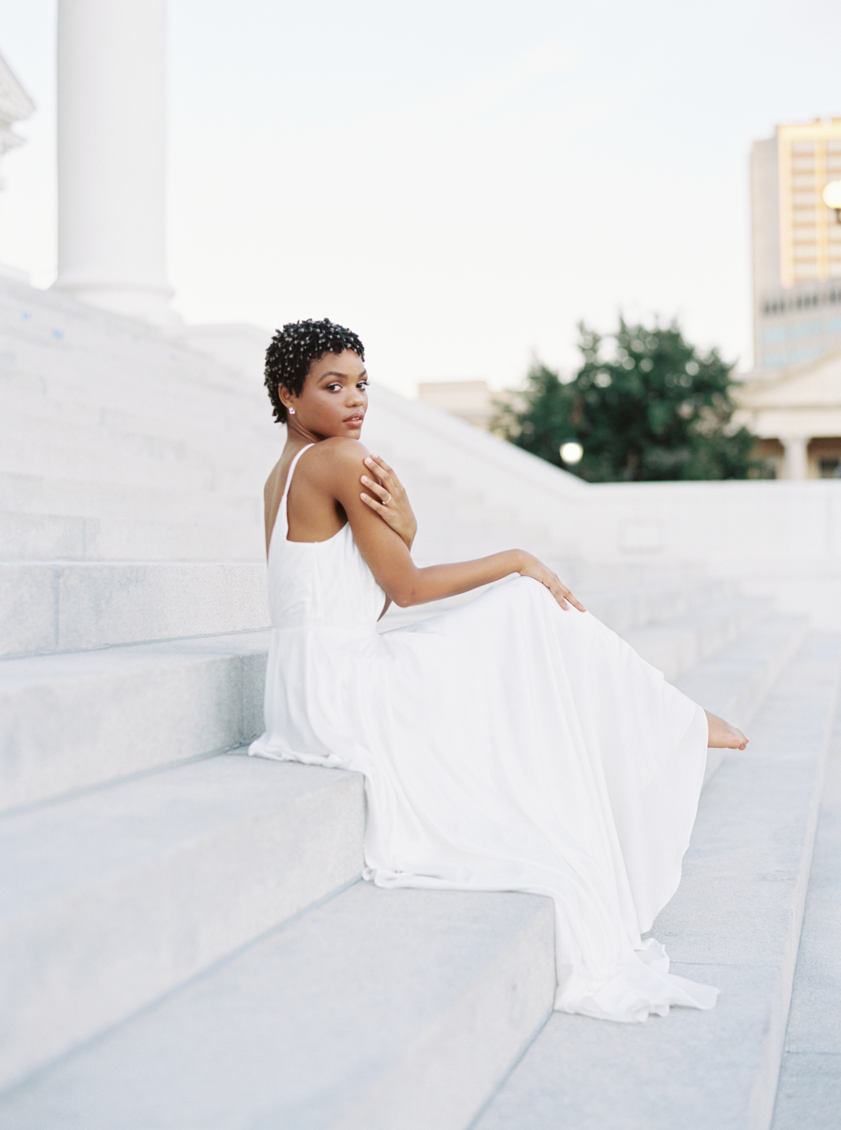 Richmond state capitol virginia bridal session image
