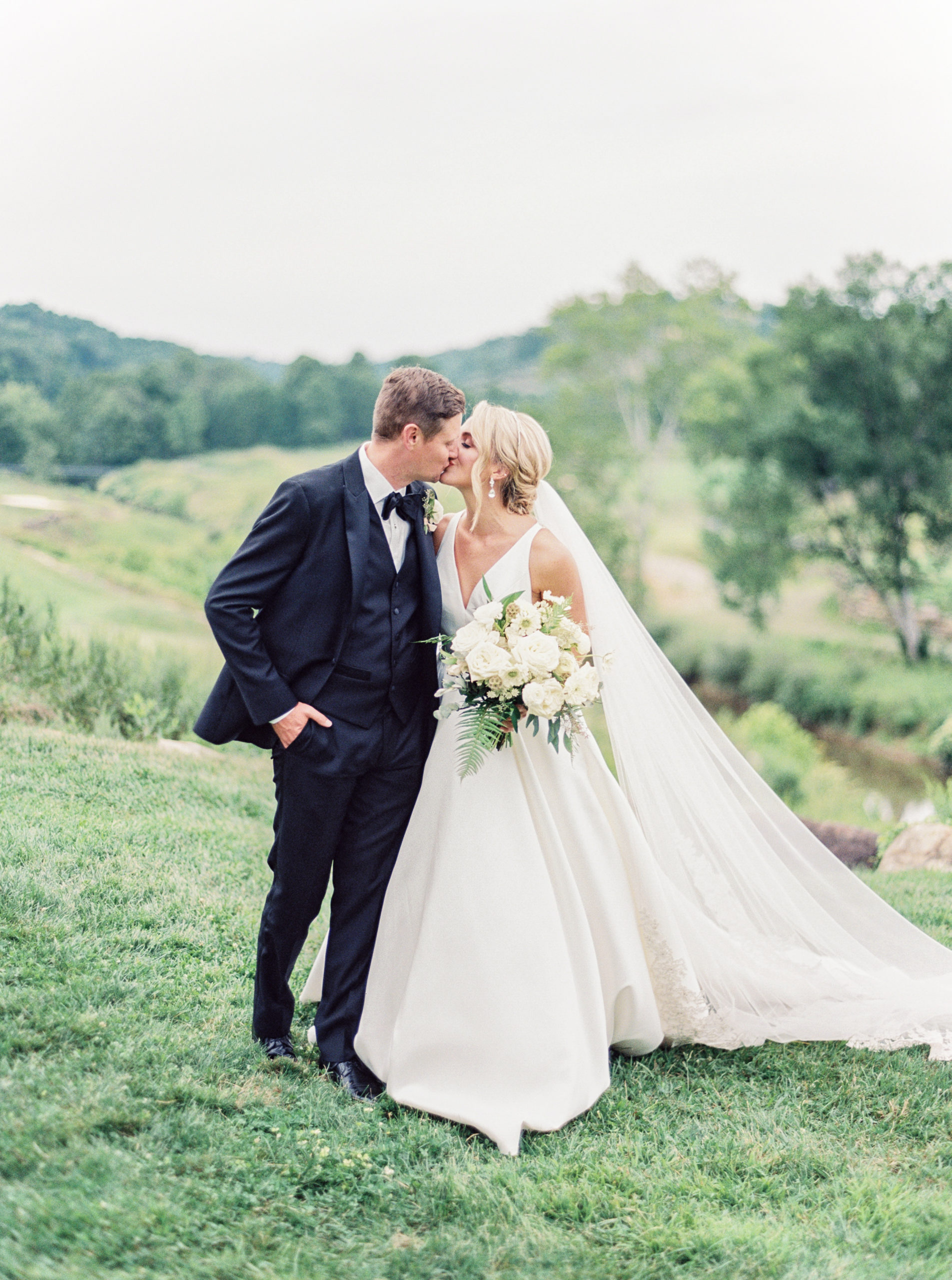 Pete Dye golf Club West Virginia Intimate Wedding by Photographer Natalie Jayne Photography